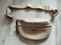 Nerka damska GUESS