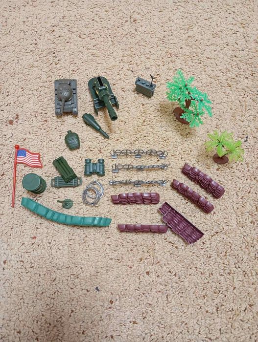 Продам величезний набір солдатиків