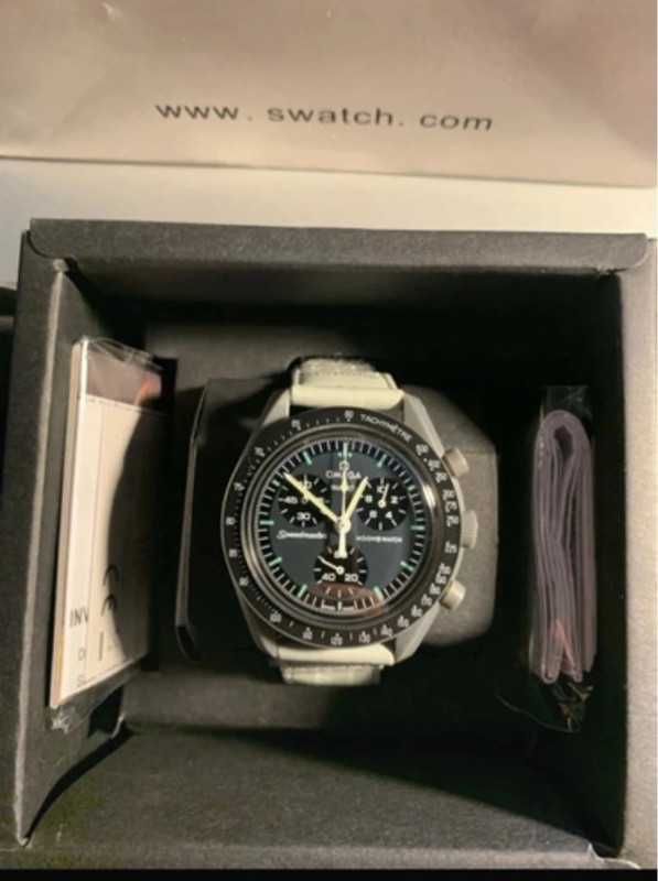Omega x Swatch SO33A100 Mercury - Metaliczny Design Limitowanej Serii