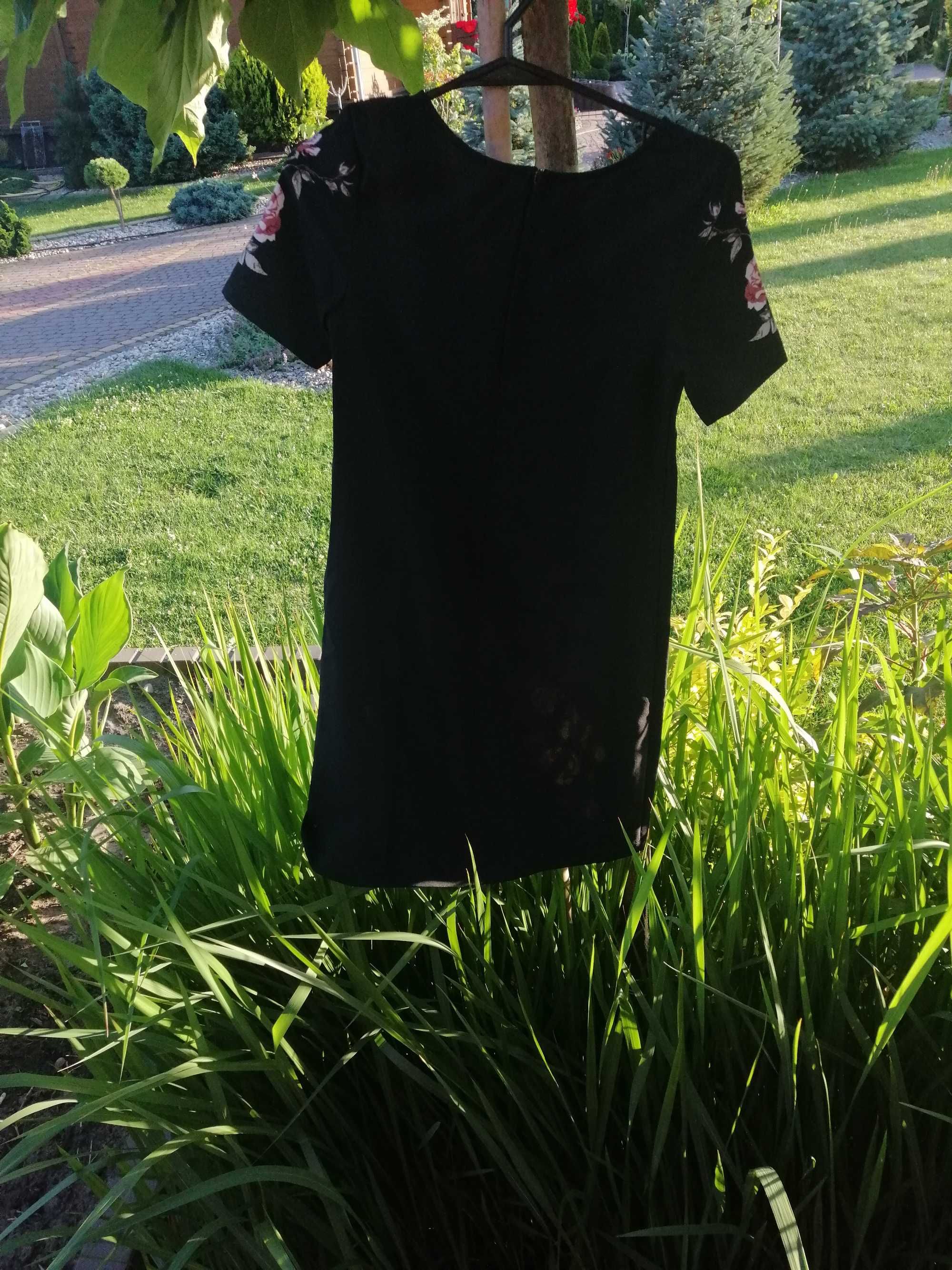 Nowa sukienka czarna kwiaty 32