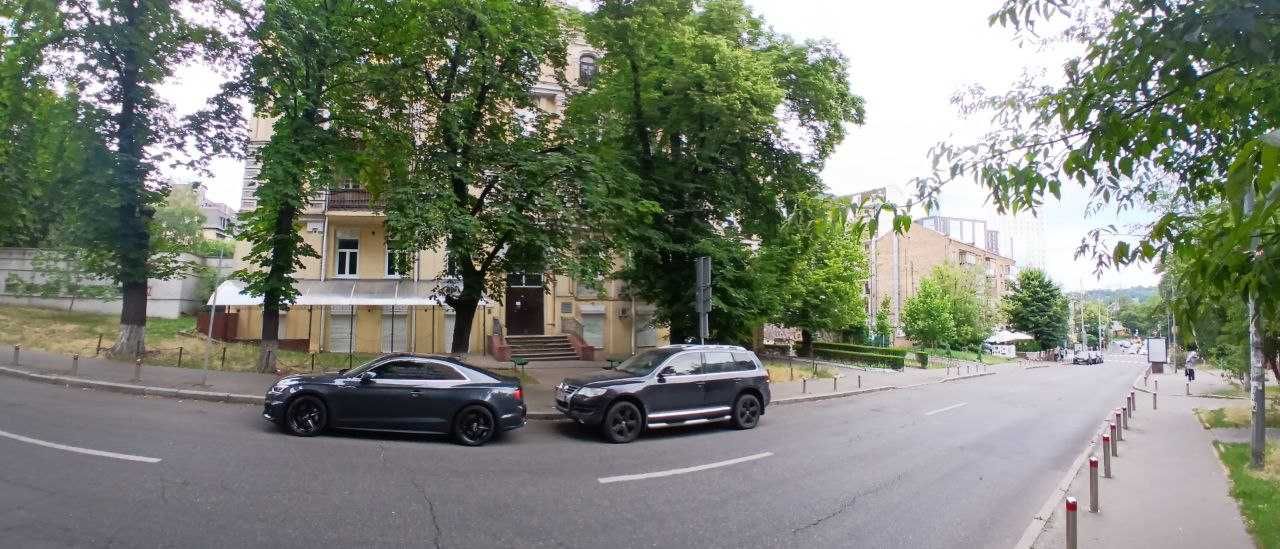 Квартира-студія в царському будинку без комісії, вул.Тарасівська 23/25
