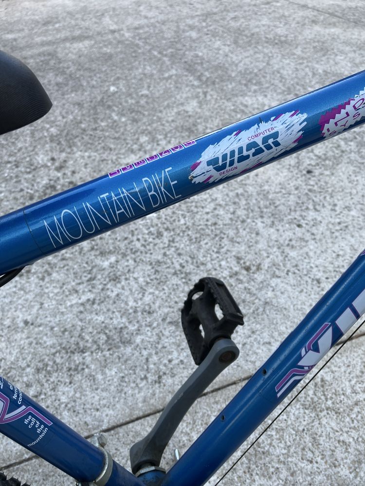 Bicicleta de roda 24 com pneus e câmaras de ar novos.