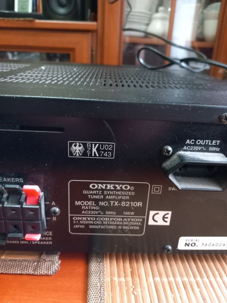 Amplituner ONKYO