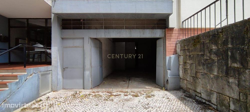 Investimento - Armazéns arrendados nos Olivais para venda