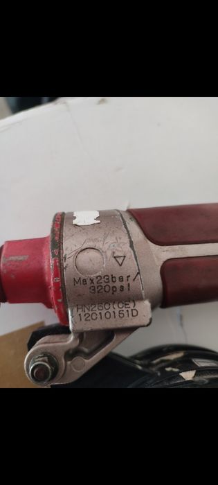 Gwoździarka pneumatyczna wysokociśnieniowa do betonu i stali HN25C/15-