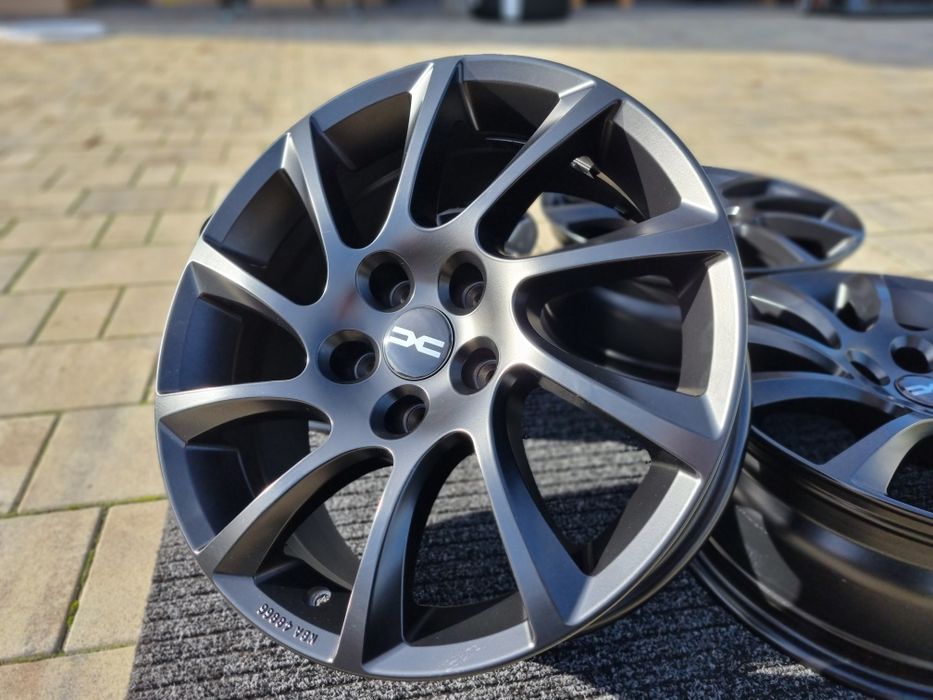 Dacia 17 " felgi aluminiowe 5x114,3 Duster Bigster Czarne