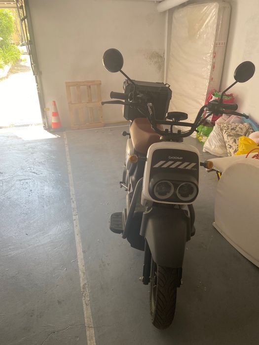 Vendo Mota Elétrica com 5 meses de uso