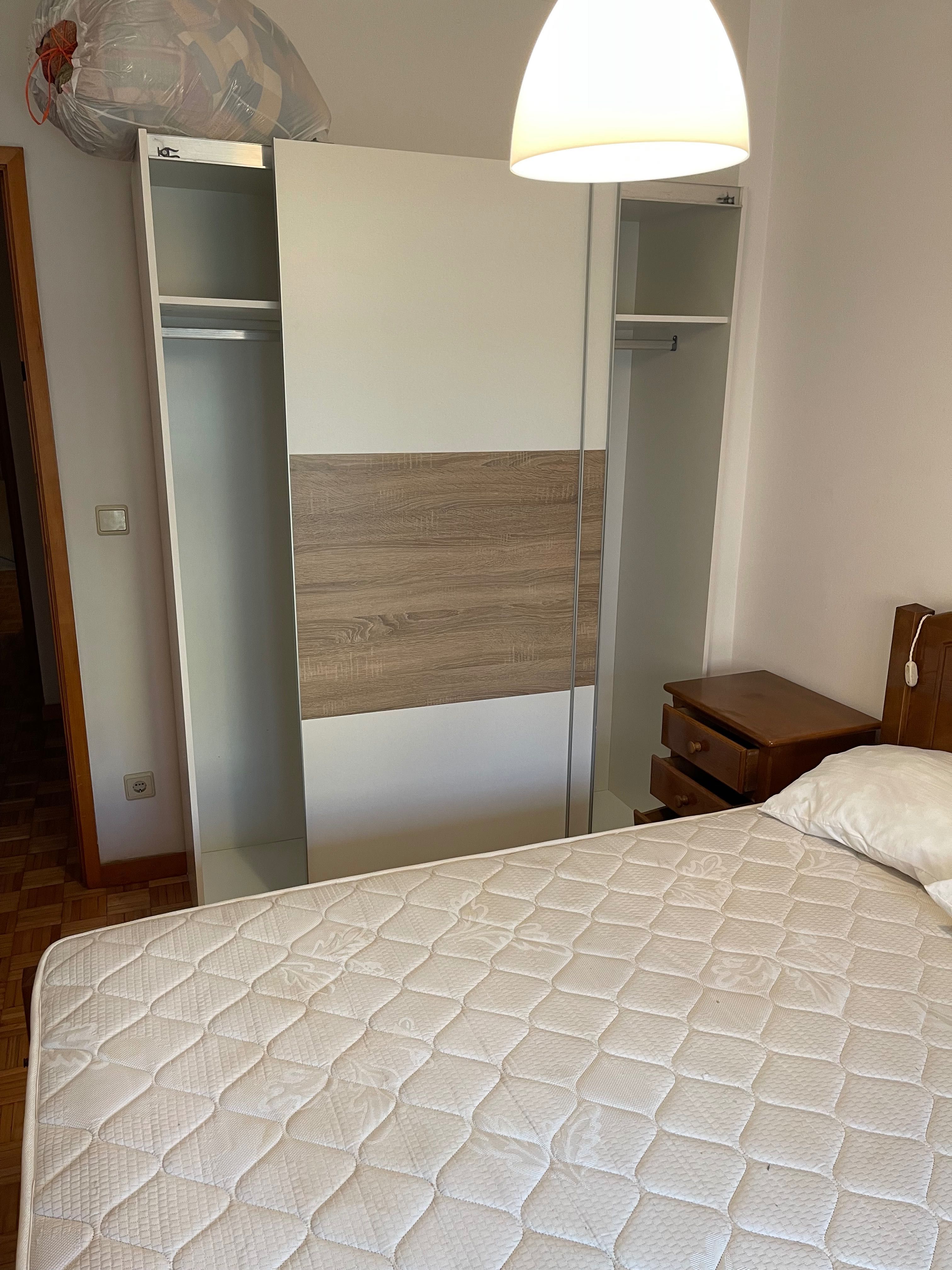 Quarto num apartamento T3 junto ao metro (Tudo incluído)