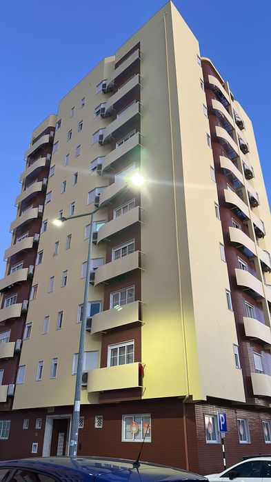 Arrenda-se T2 MOBILIADO em Santa Marta - Corroios