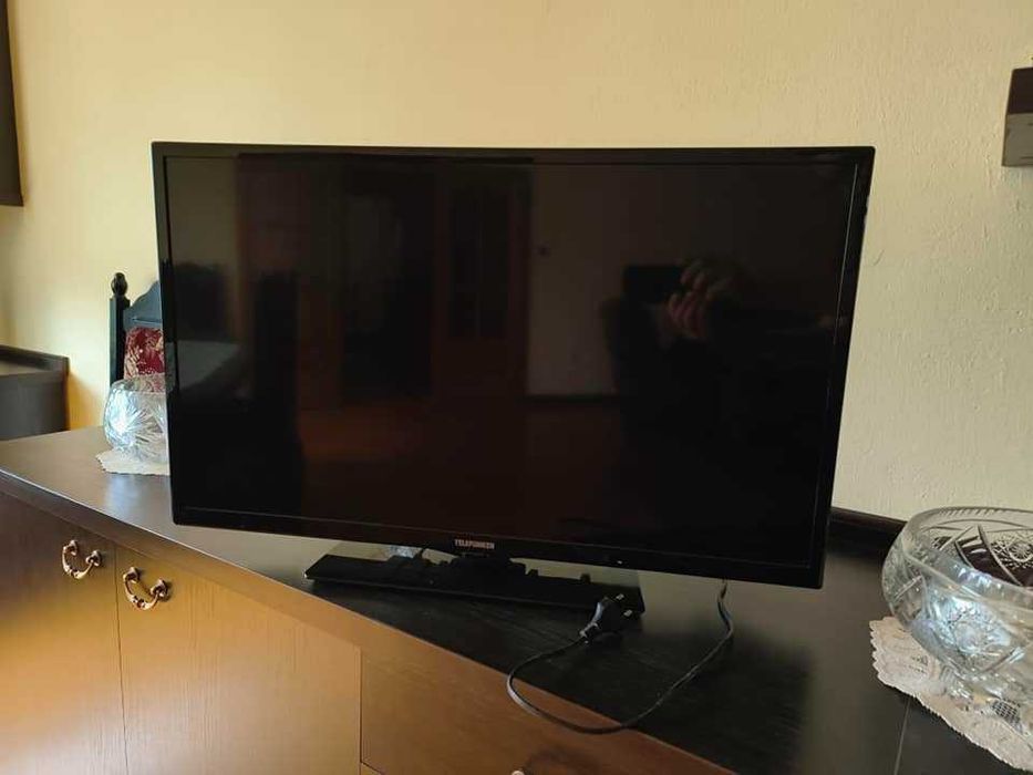 Telewizory 32" LED FullHD DVB-T2 oraz DVB-S2 CI USB brak podświetlenia