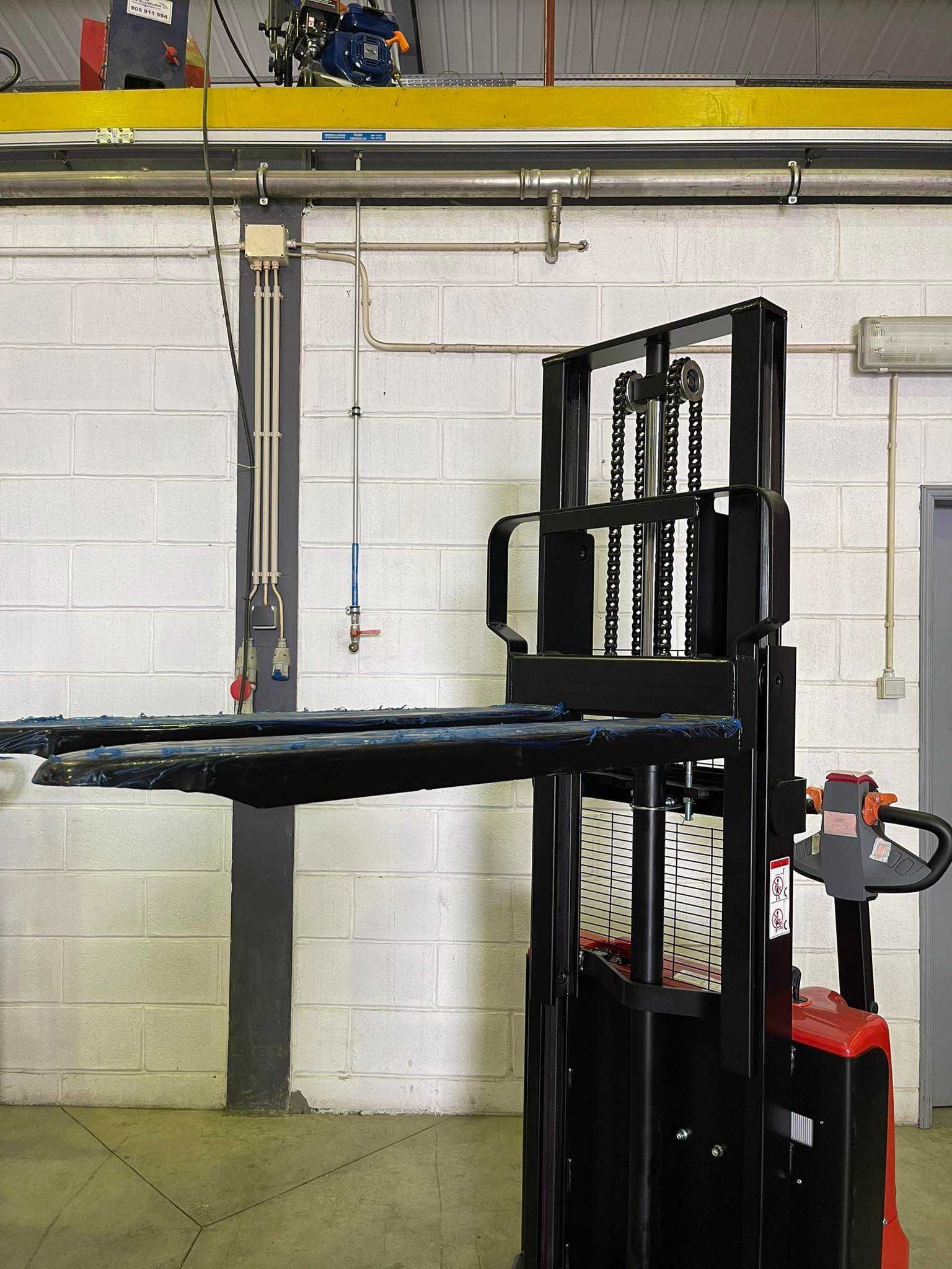 Stacker Elétrico litio Heli Novo 2.5m (NOVO)