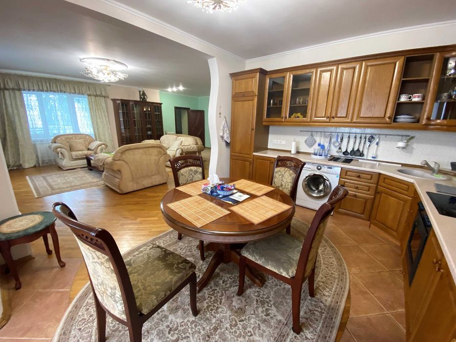 Максима Токарева (Вузівська) 5, 3 к. 126 м2, від господині