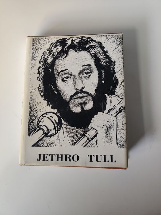 Книга История группы Jethro Tull