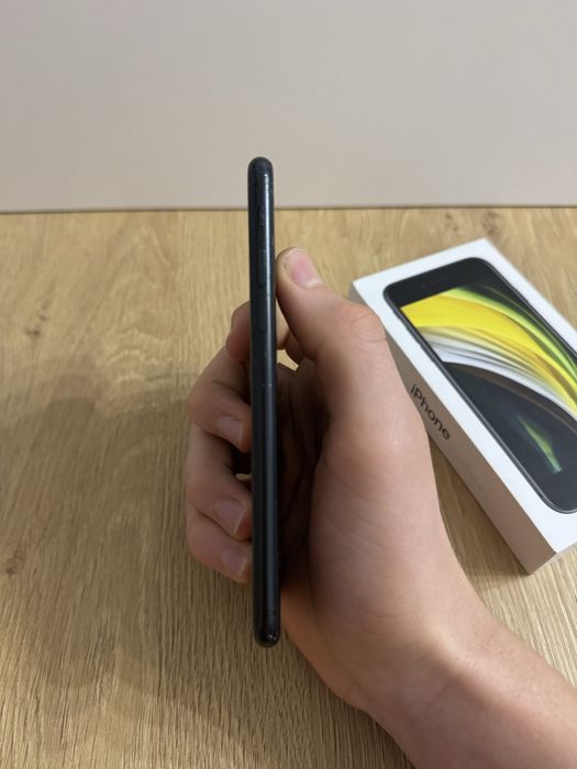 IPhone SE 2020 Czarny 64GB