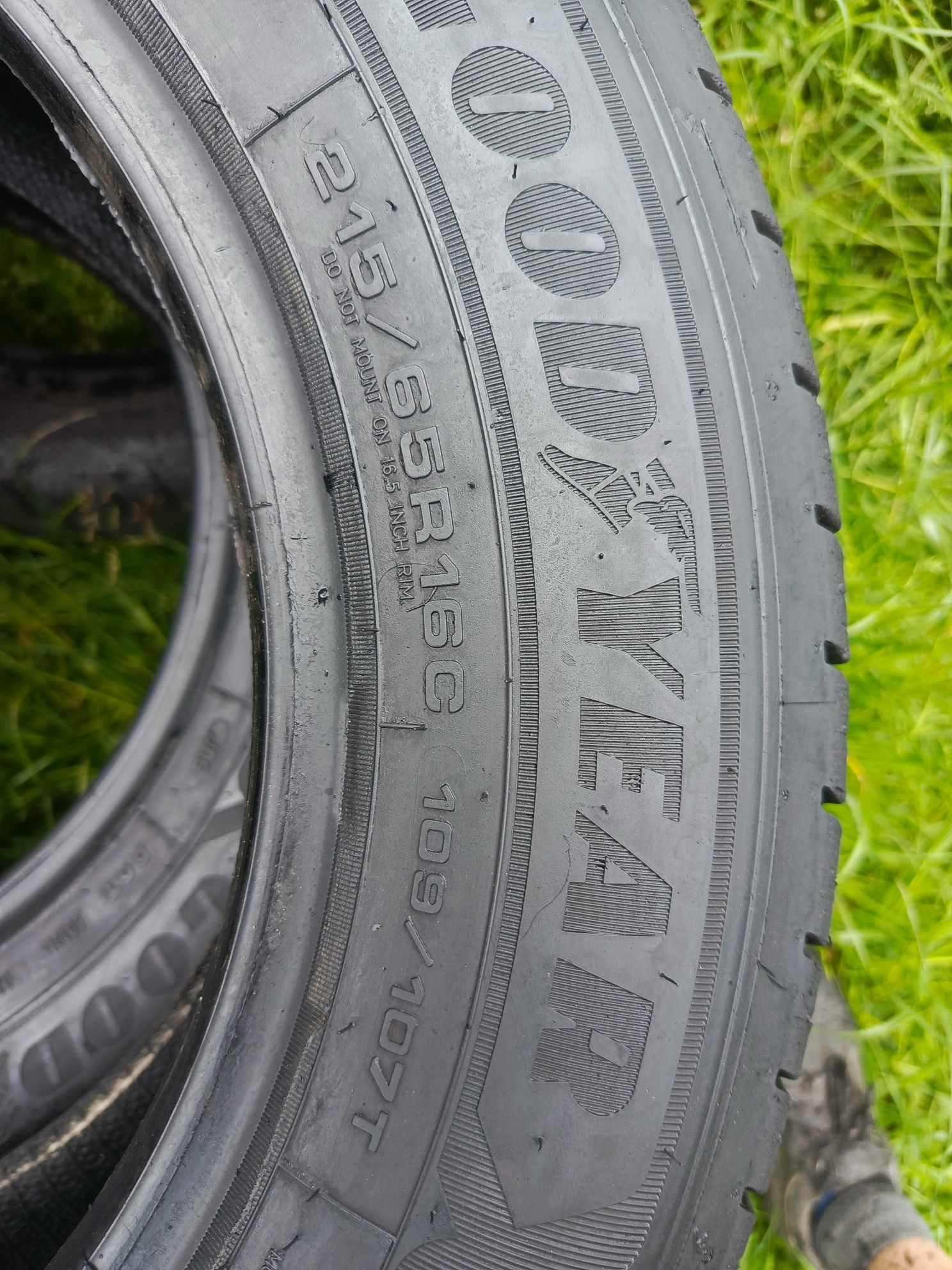 Sprzedam prawie nowe opony Goodyear 215/65 r16C