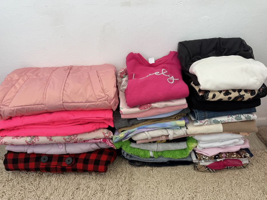 Продам пакет одежды для девочки 122-128