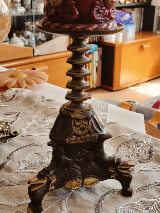 Mosiężny świecznik bardzo ciężki