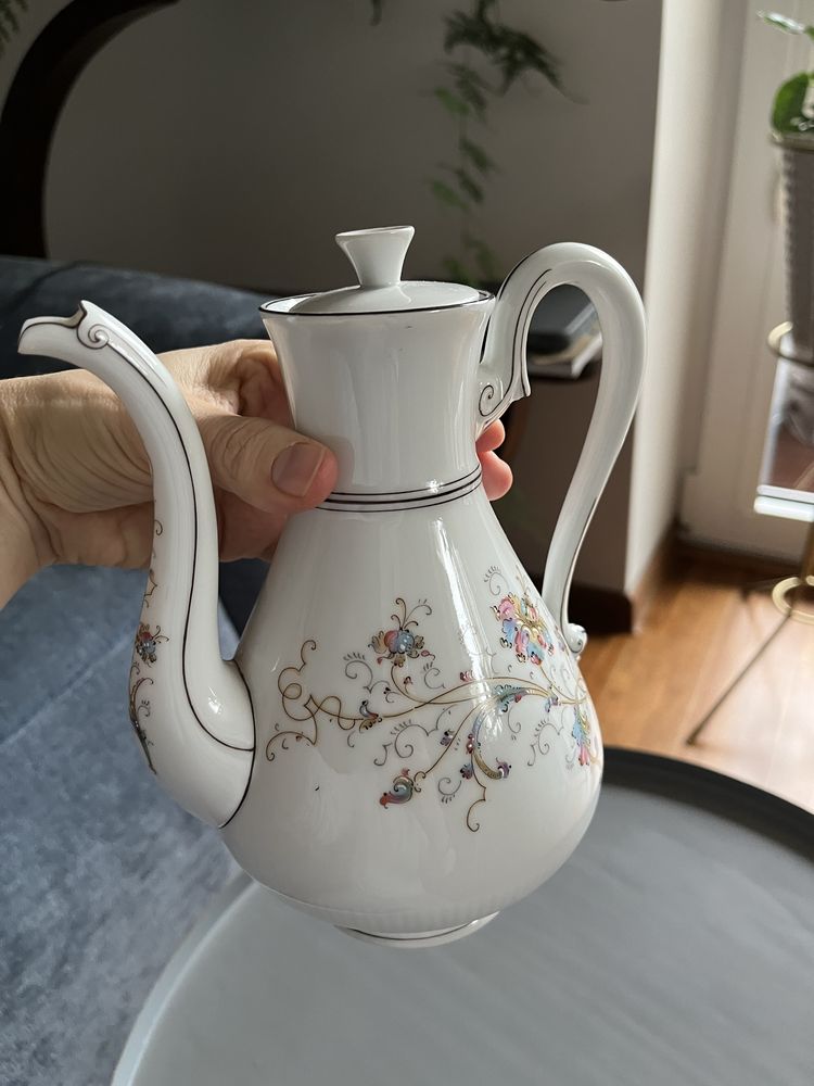 Dzbanek porcelanowy do herbaty