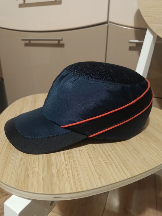 Czapka ochronna, hełm, kask lekki typu baseball