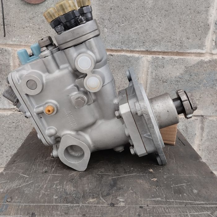 Паливний насос на Т-40