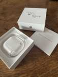 Oryginalne etui AIRPODS 4 generacji z ANC