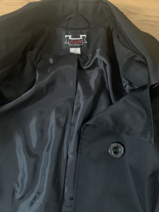Czarny płaszcz jesienny rozmiar 38 pull&bear