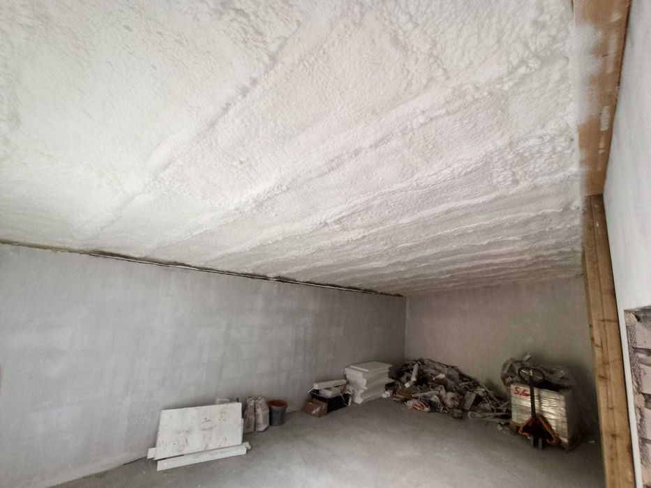 Piana PUR, Ocieplenie poddasza, ocieplanie piana, izolacja pianką