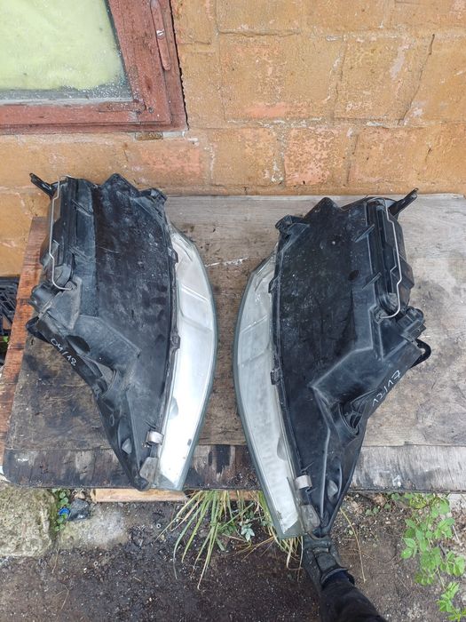 Ford Focus 1 01-04r фари світло оптика