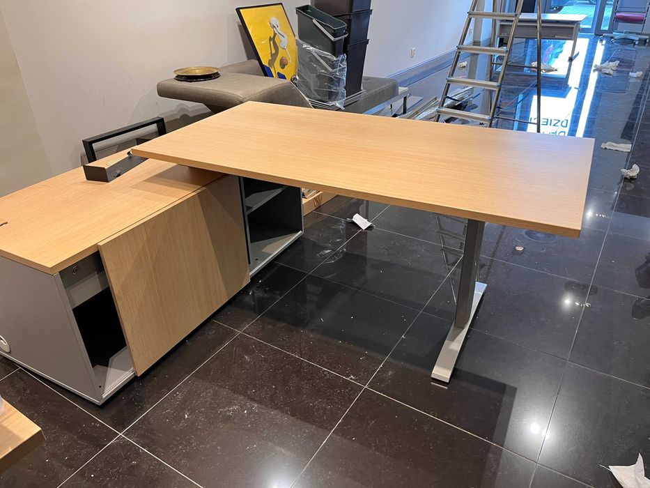 Biurko, Biurka narożne – 2 zestawy, nowoczesne i funkcjonalne!