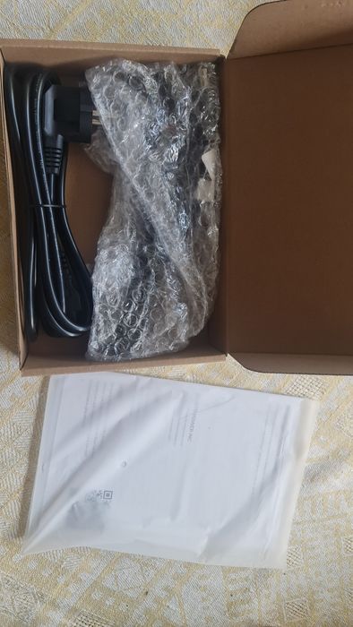 Потративна зарядна станція POWER STATION BLUETTI Eb3a