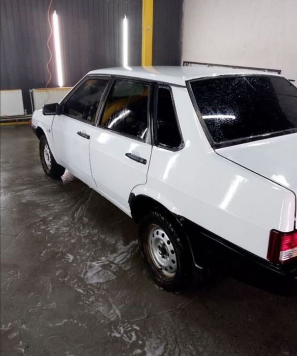 Продам ваз21099 вгарному стани мотор вгарному стани не гнела