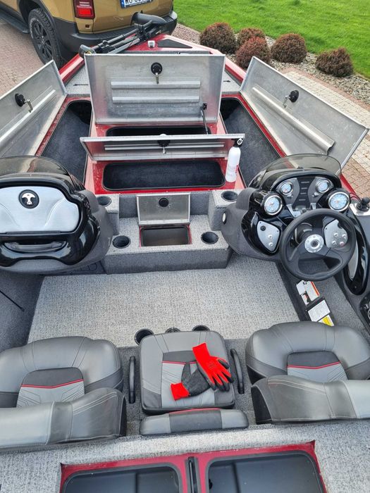 Sprzedam łódkę aluminiową TRACKER PRO TEAM 195 - 2021 r. - silnik 150