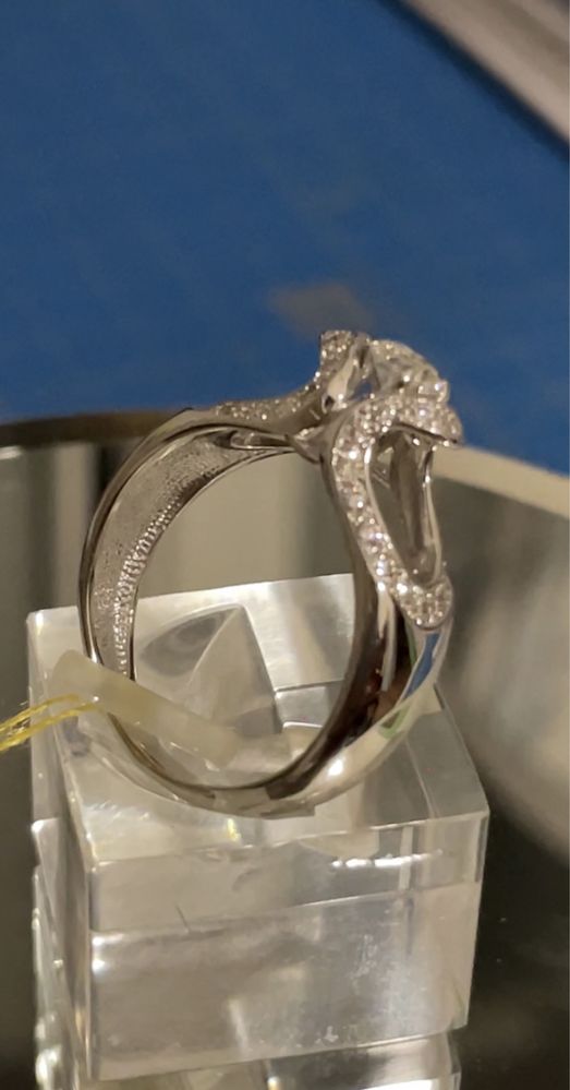 Кольцо из белого золота с бриллиантами Размер 16,5 (К7230)