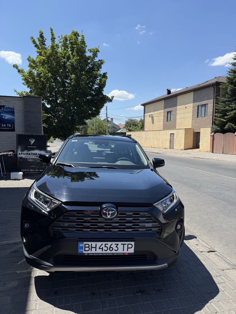 Продам машину Toyota