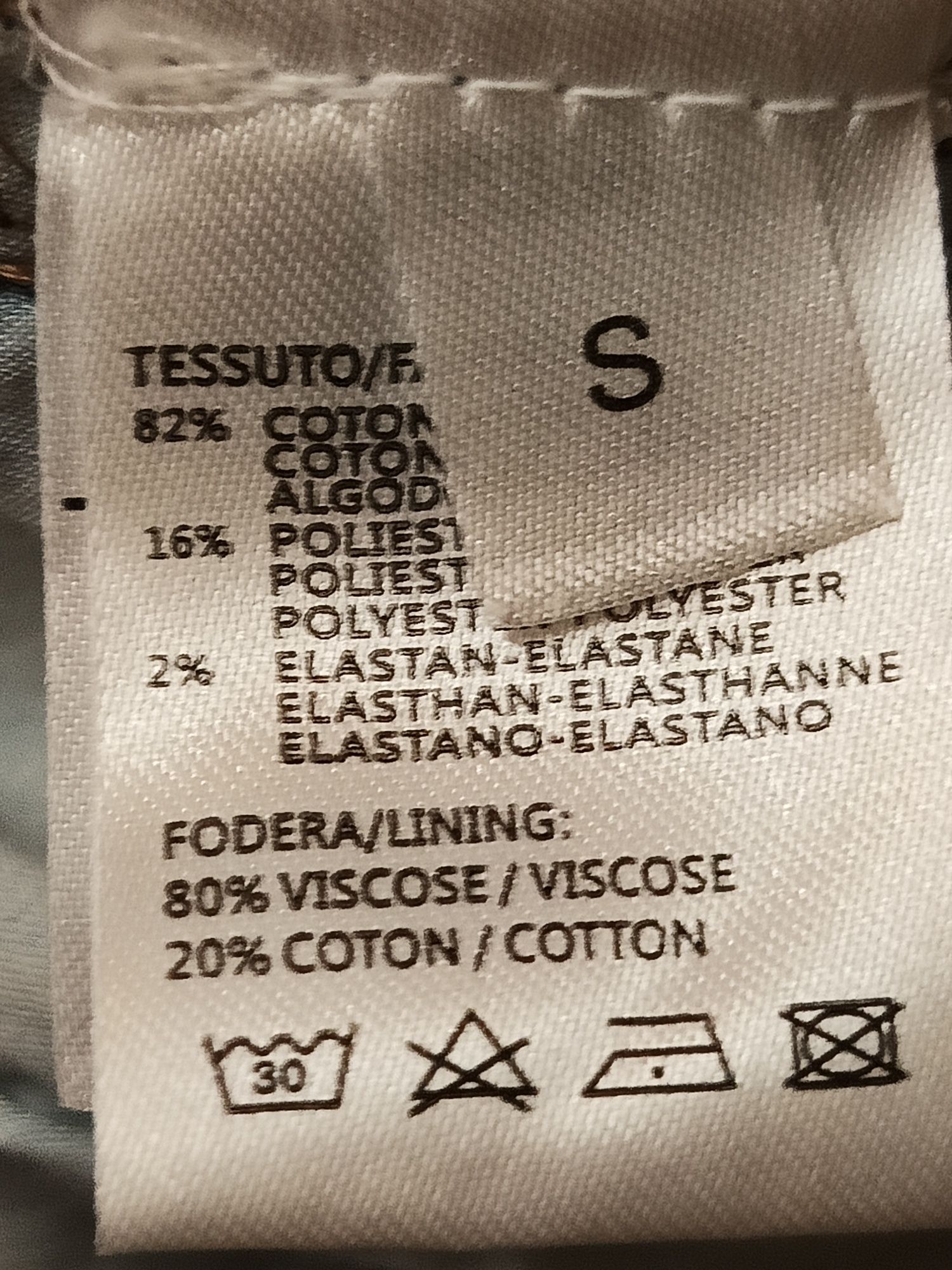Jeansy  z przetarciami