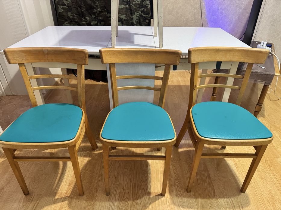 Столи, стільці для кухні і кімнати