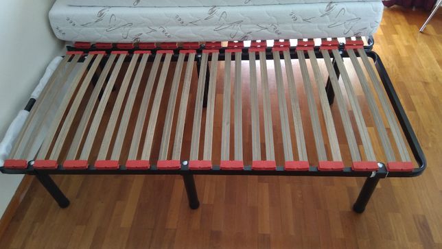 Estrado de ripas para cama solteiro 90x200 cm