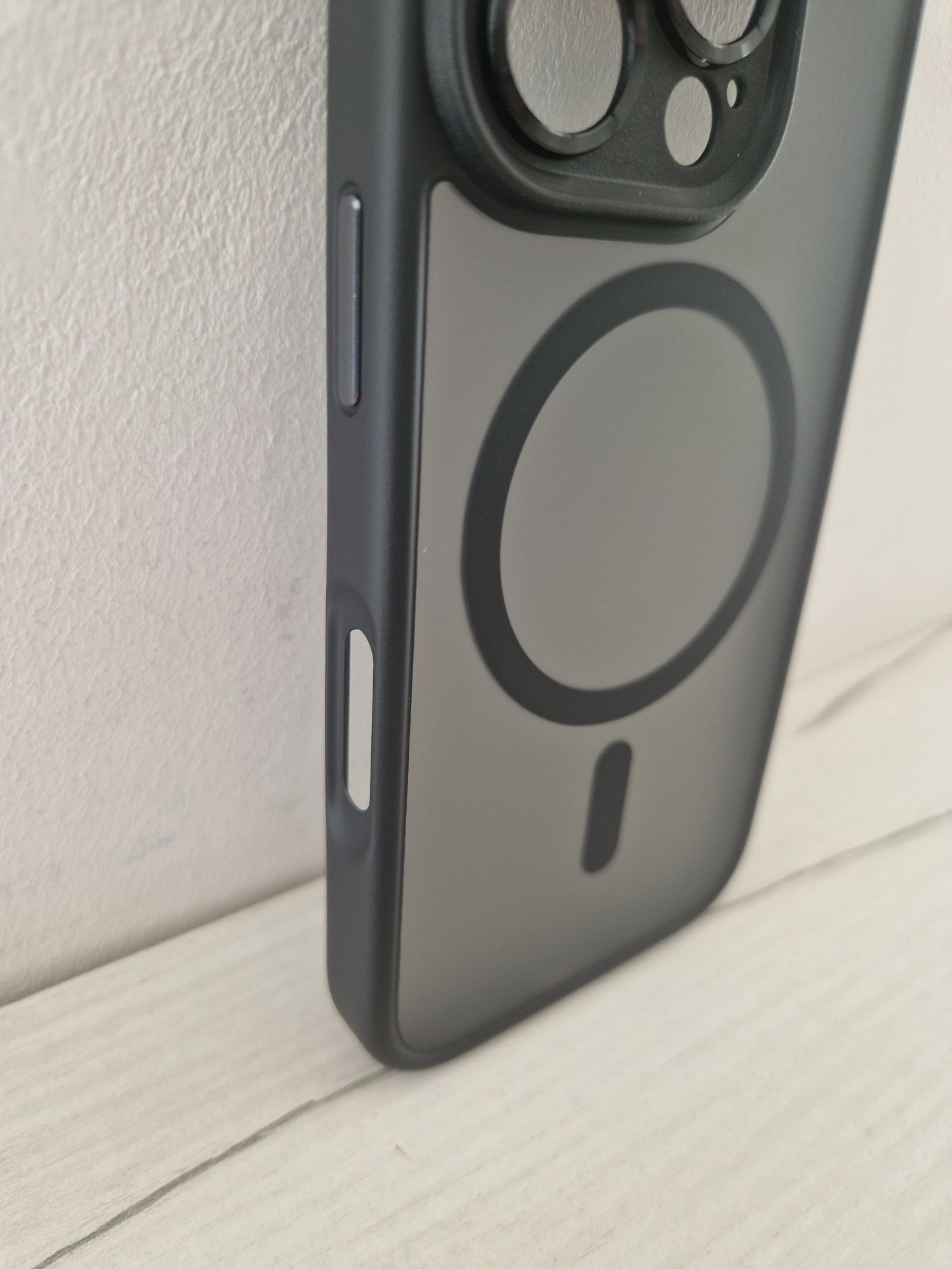 Rock Etui Guard Touch Matte Series Magnetic do Iphone 16 Pro czarne