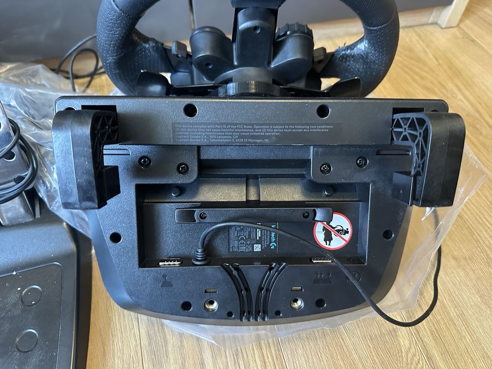 Игровий руль Logitech G923 PC/XBOX (тести, відео) g920, thrustmaster
