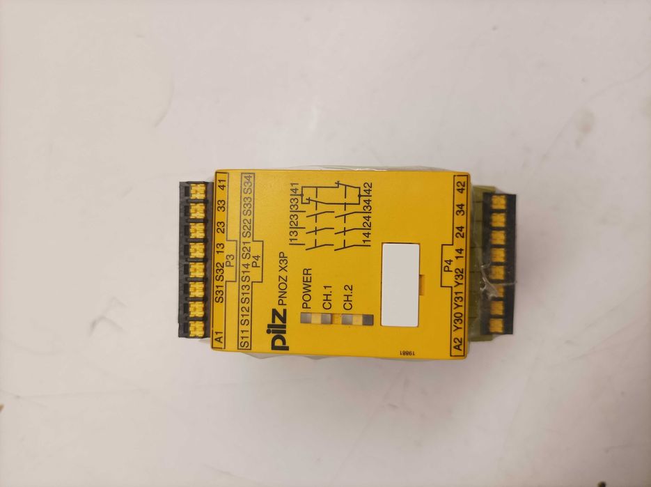 PILZ PNOZ X3P 24VDC 24VAC 3NO 1NC 1SO przekaźnik bezpieczeństwa ()