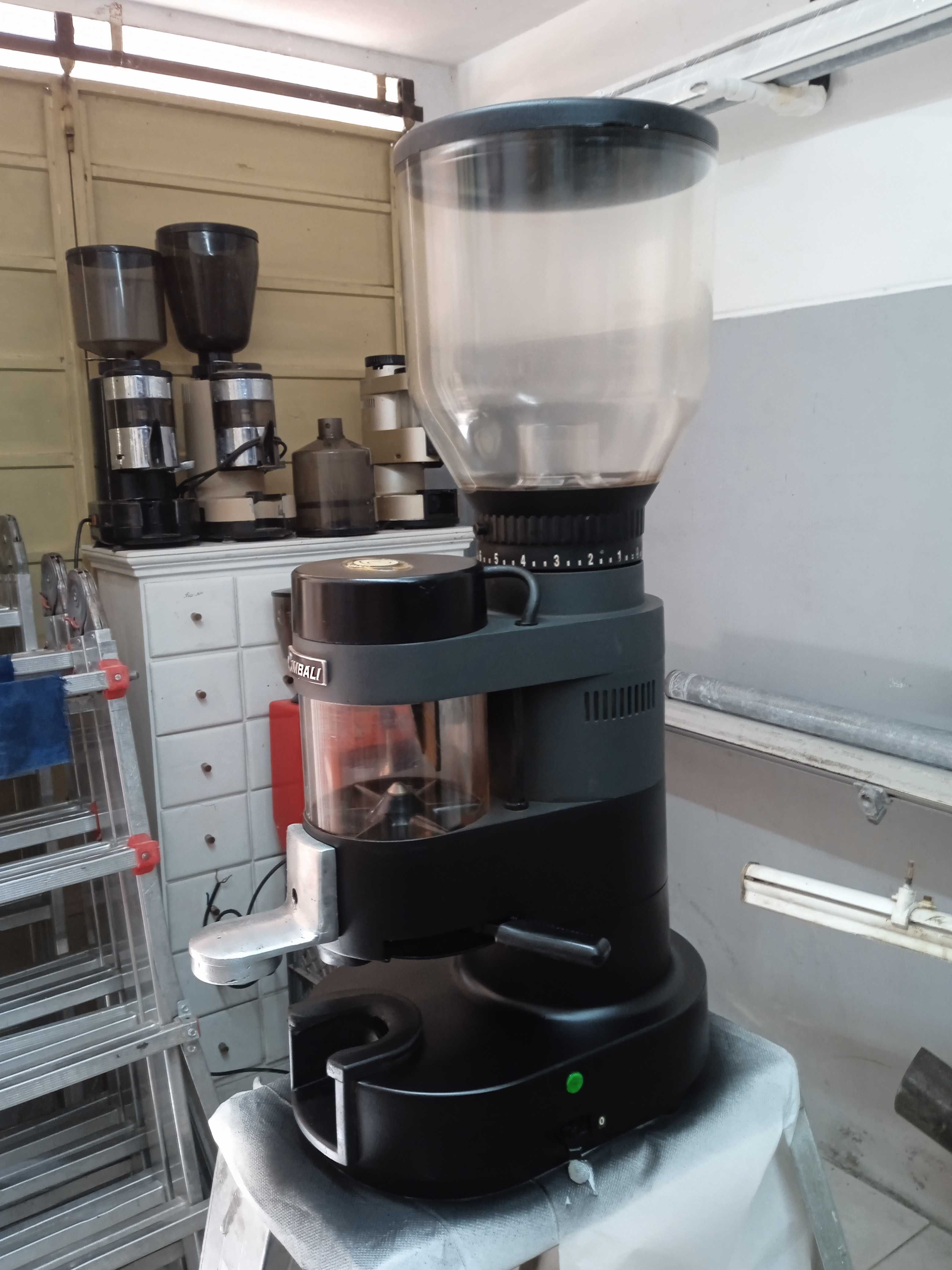 Moinho de café usado