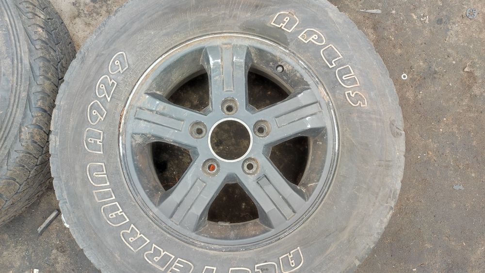 Комплект колес Kia Sorento R16 245/70