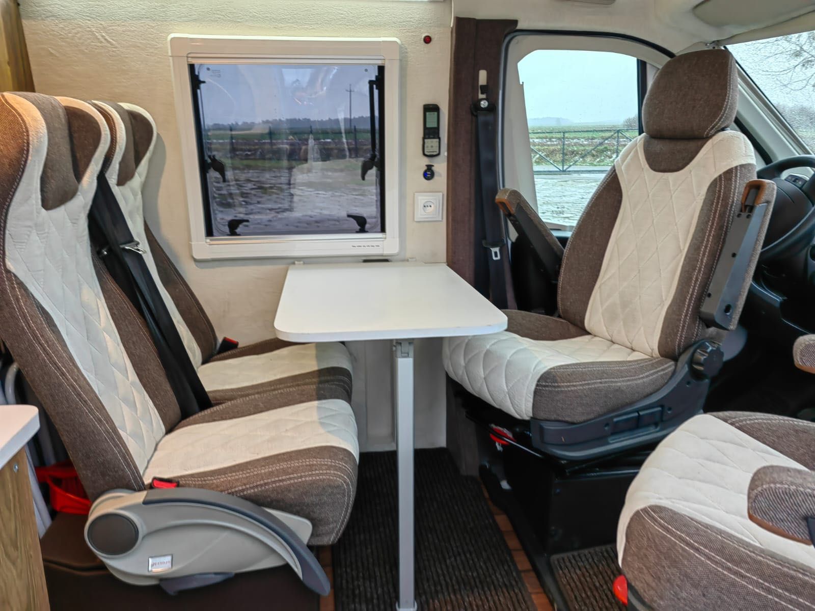 KAMPER 4 miejsca - Fiat Ducato - wypożyczalnia kamperów Warszawa