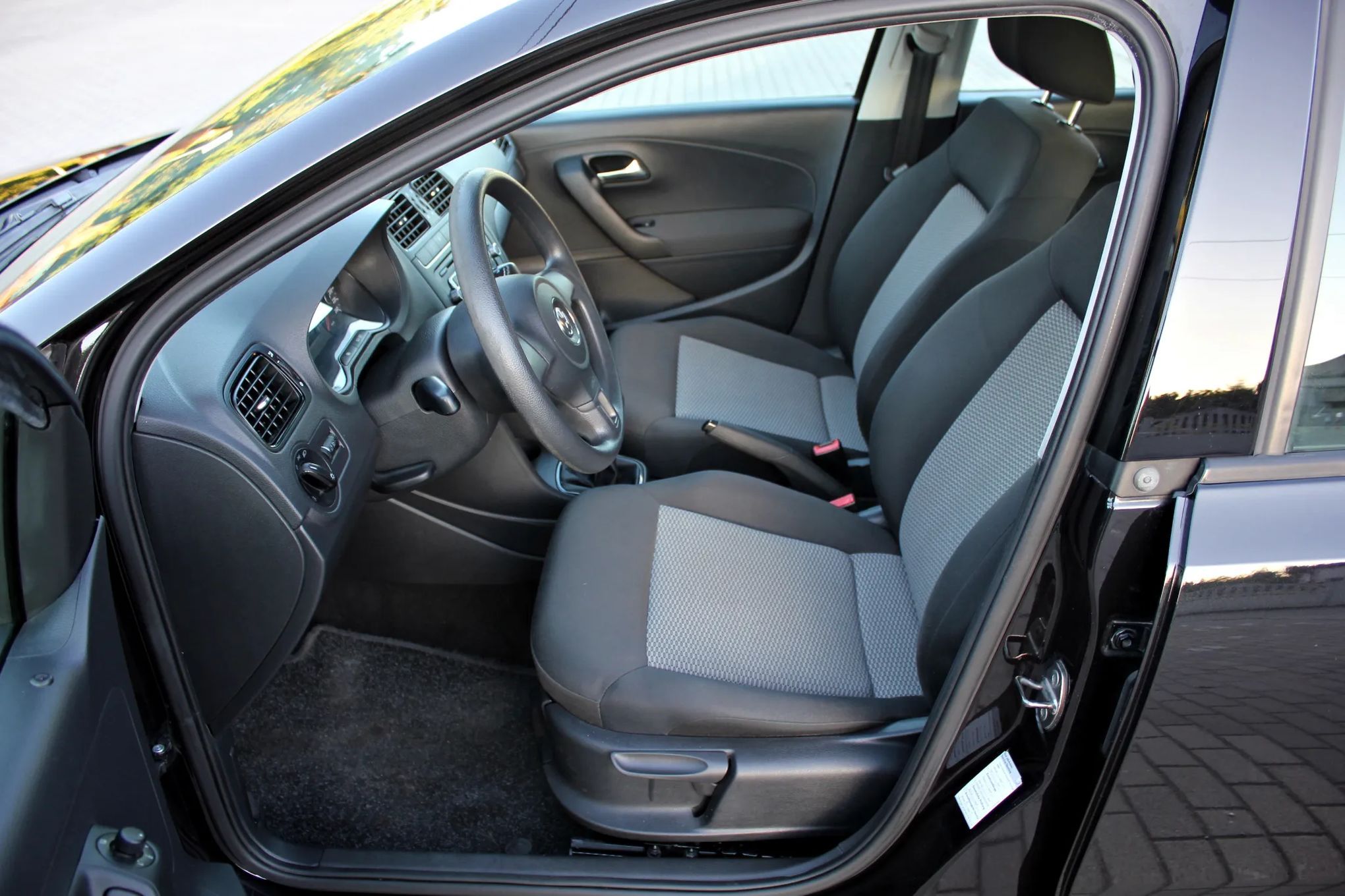 Volkswagen Polo 1.2 benzyna ** CLIMATRONIC ** ALUFELGI ** Stan BDB + ** z Niemiec **