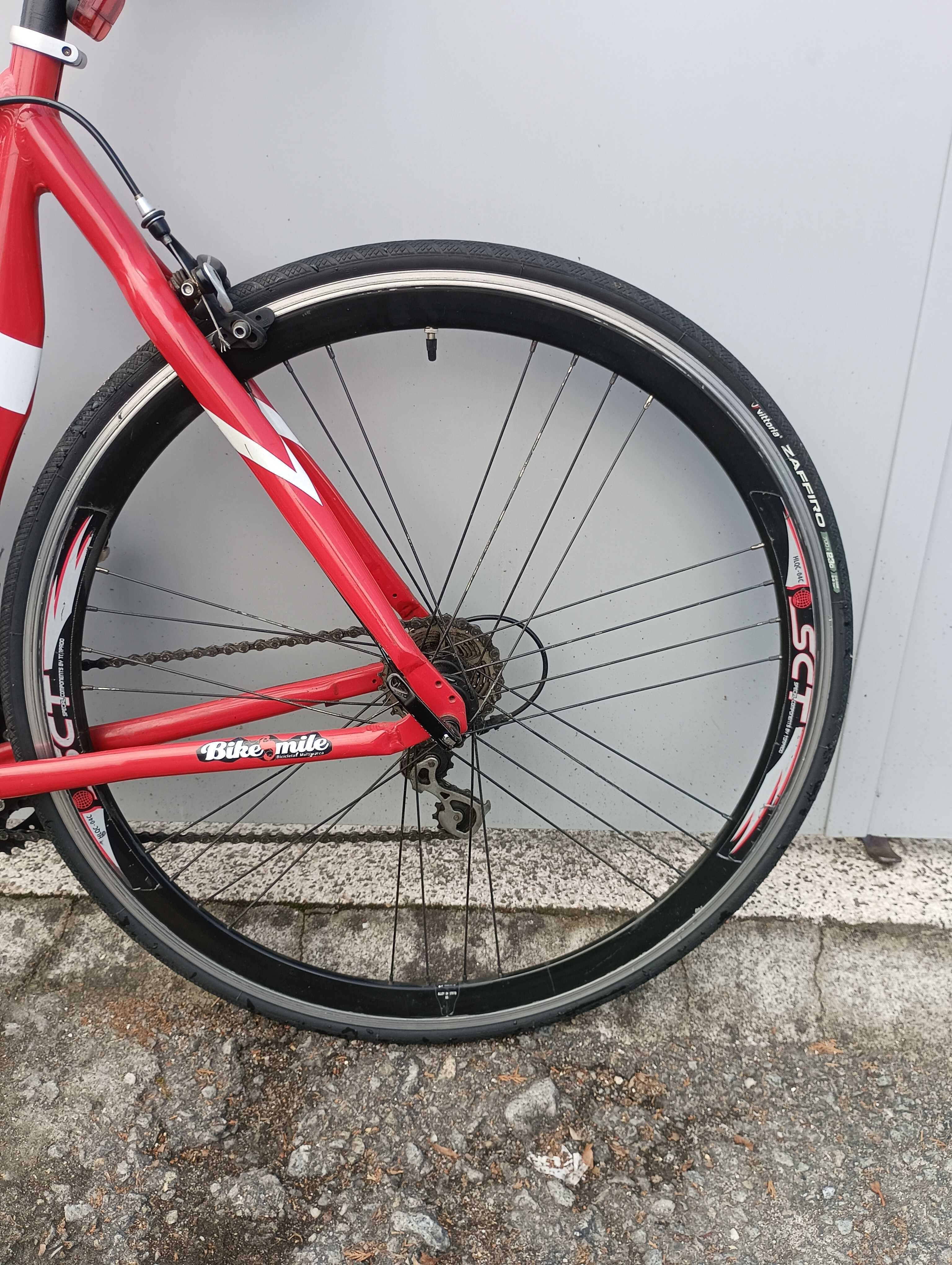Bicicleta de estrada Altis