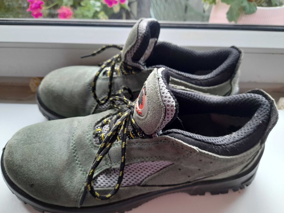 Buty bhp z wzmocnionym noskiem