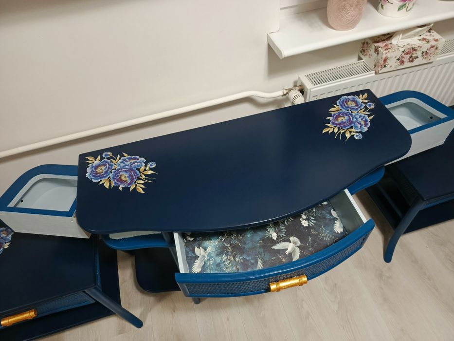 Toaletka drewniana granatowa