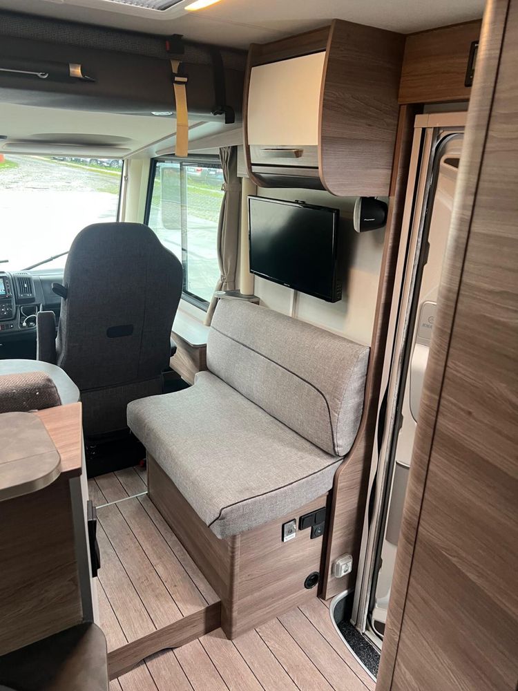 Knaus live I 700 meg