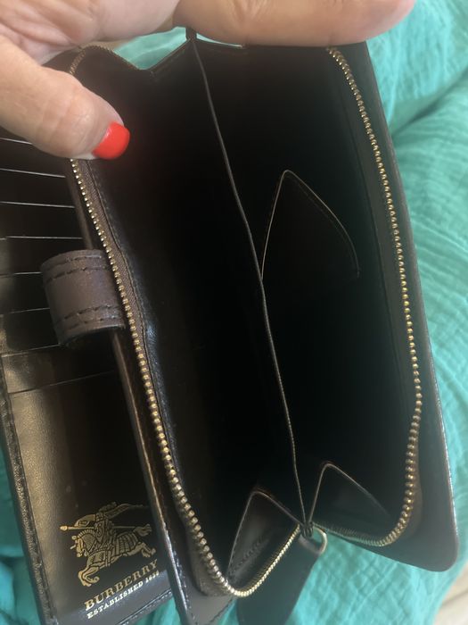 Porta moedas marca Burberry