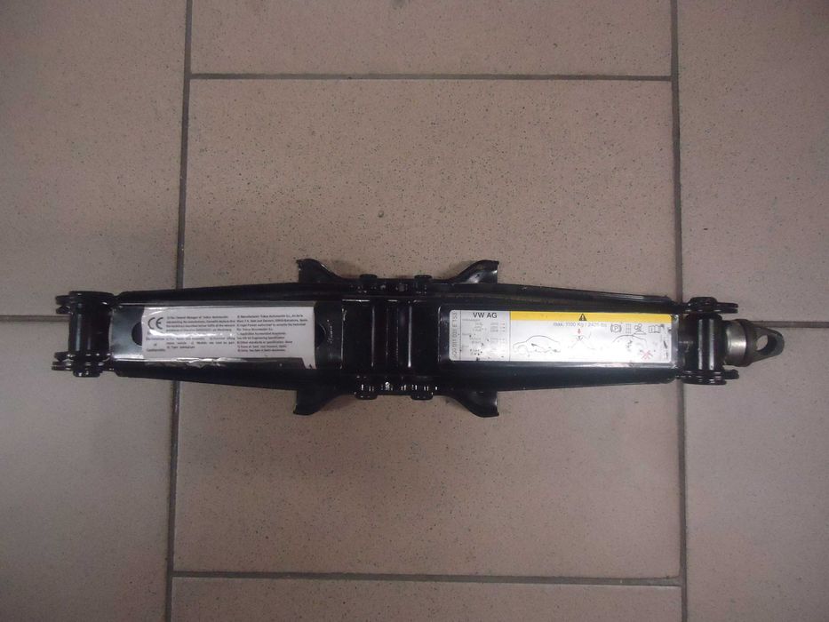 Oryginalny Lewarek Podnośnik VW T-Roc Golf VII Skoda Octavia III Rapid